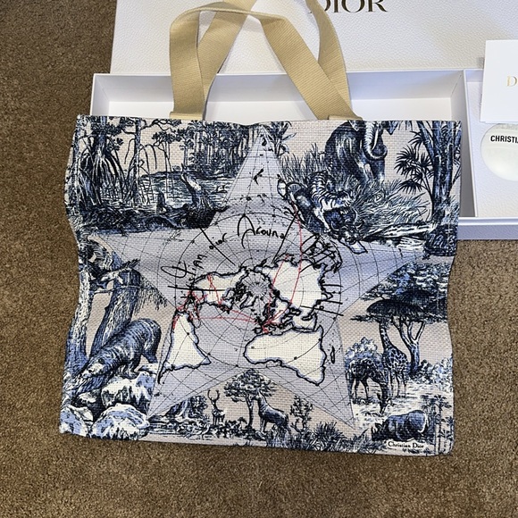 NIB Around the World Dior Beauty Tote Bag with Lotion/Balm GIFT SET - Picture 7 of 7